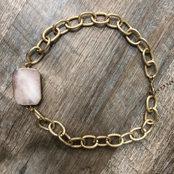 Elegant Gold Chain Necklace with Stone Accent - Picture 5 of 5